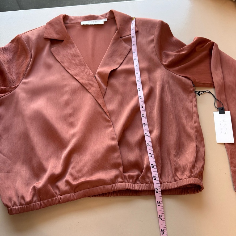 ASTR The Label Women's Calypso Long Sleeve Cropped Collared Blouse Top Large NWT - Picture 14 of 15